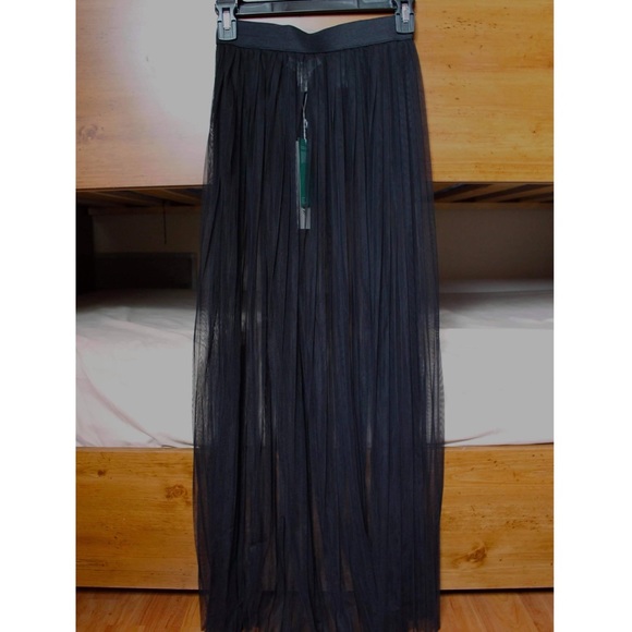 H&M Pleated Mesh Skirt, NWT, Size 4 - Picture 3 of 5